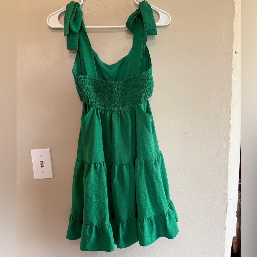 NWOT Altar'd State Emerald Green Tiered and Cut out sundress size small - Picture 4 of 6